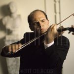 21-07-1993 Jaap van Zweden at Slot Beeckestein at Velzen

[keywords]Posed, Half Length, Violin[/keywords]